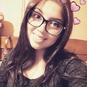 Meet your Posher, Alejandra